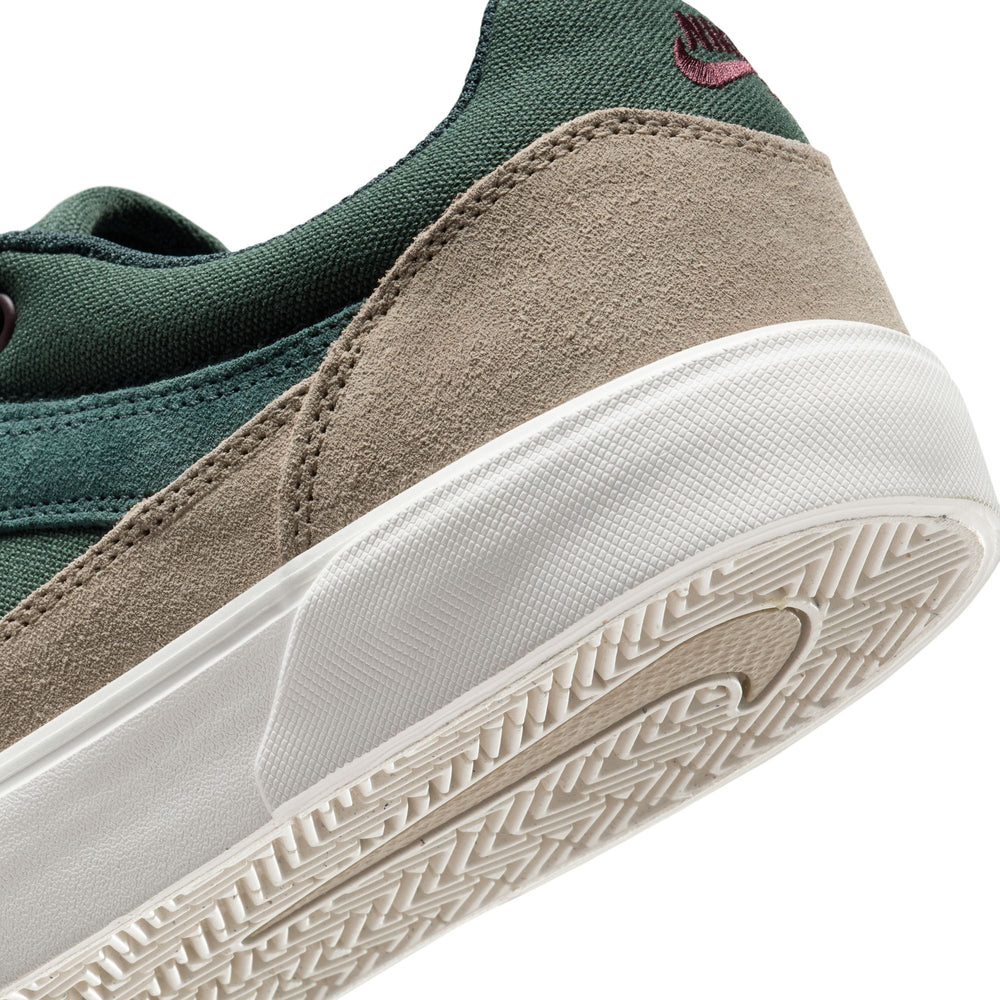 ZAPA NIKE SB MALOR FV6064-300