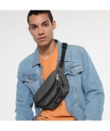 RIÑONERA EASTPAK DOGGY BLACK DENIM