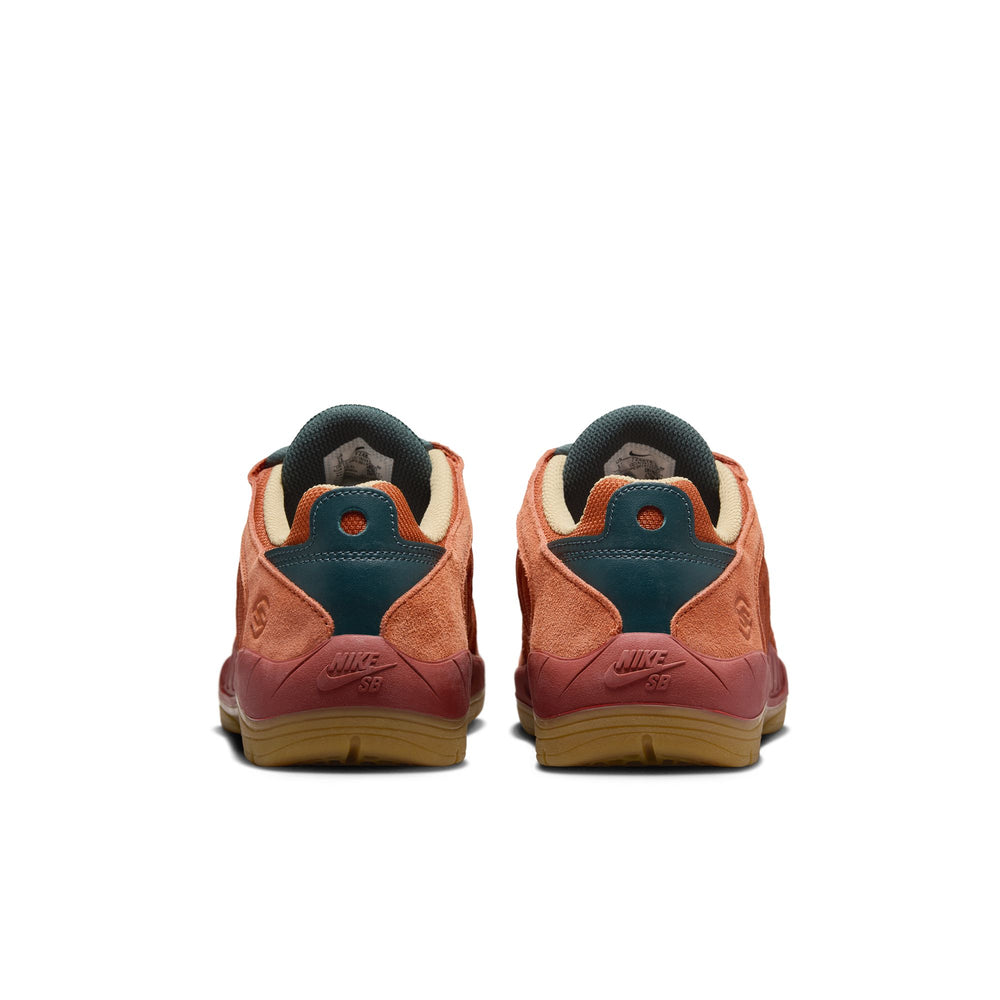 ZAPA NIKE SB VERTEBRAE TE 200