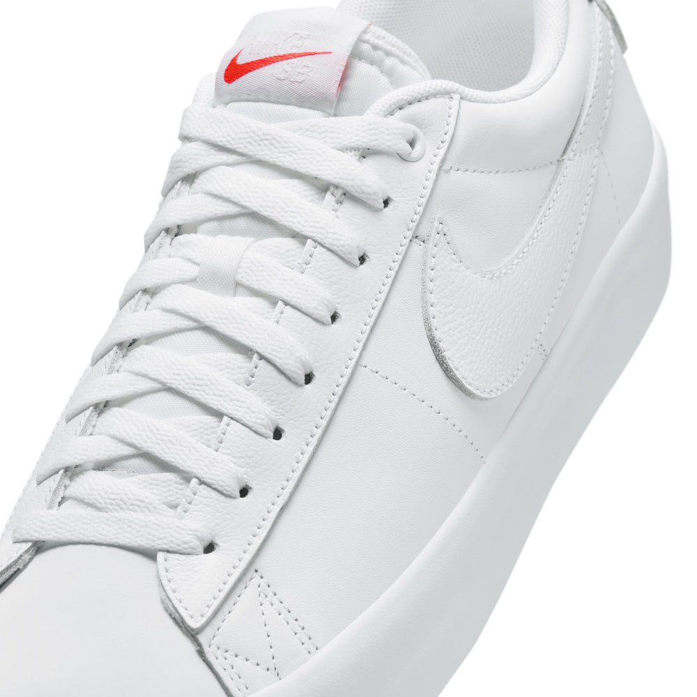 ZAPA NIKE SB BLAZER LOW GT ISO 099-101