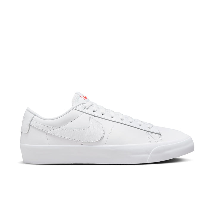 ZAPA NIKE SB BLAZER LOW GT ISO 099-101