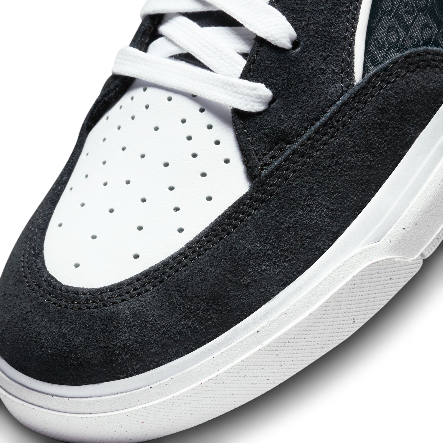 ZAPA NIKE SB LEO BAKER 001