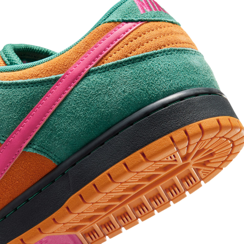 ZAPA NIKE SB DUNK LOW PRO HQ1625-301