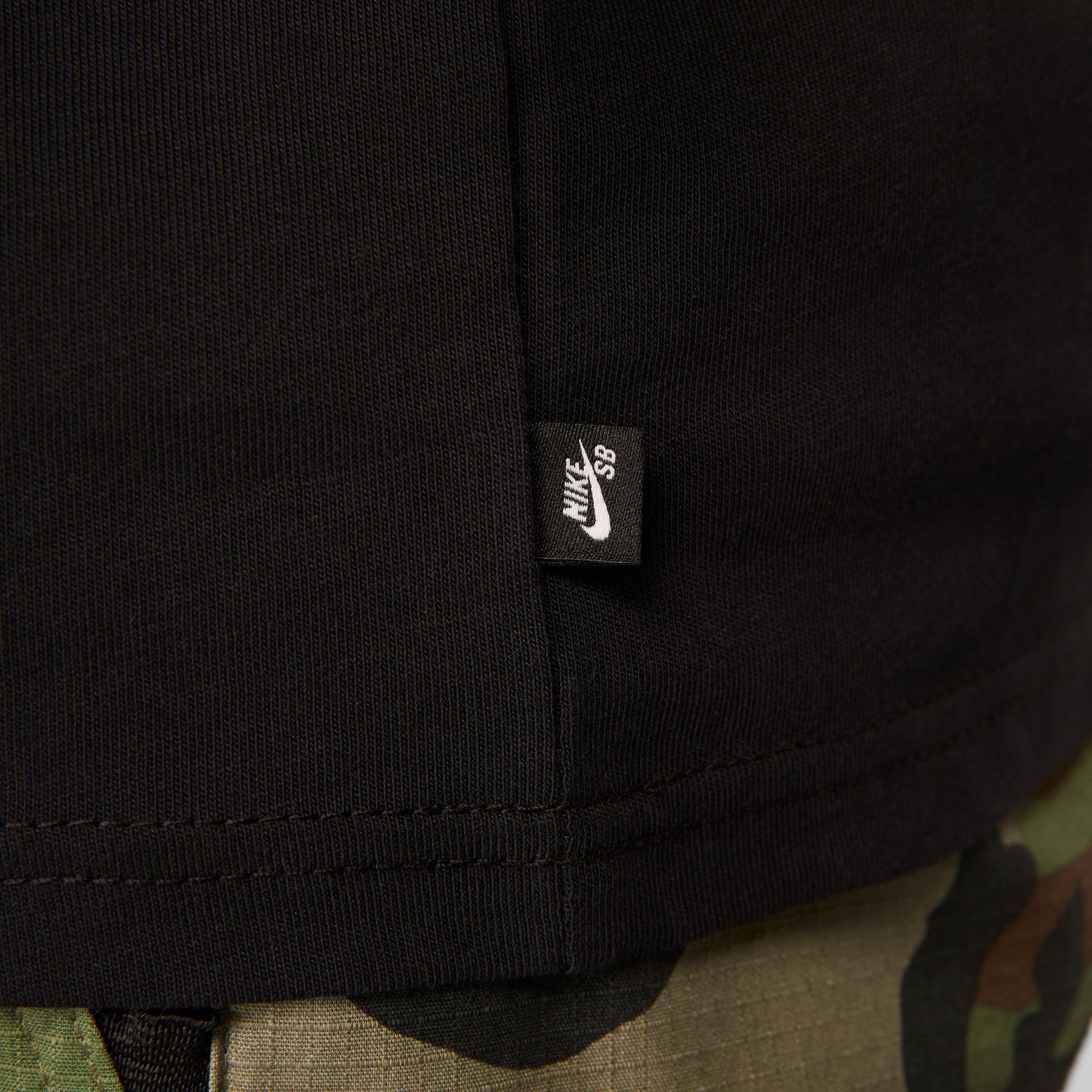 CTA NIKE SB TEE SALUTE 010