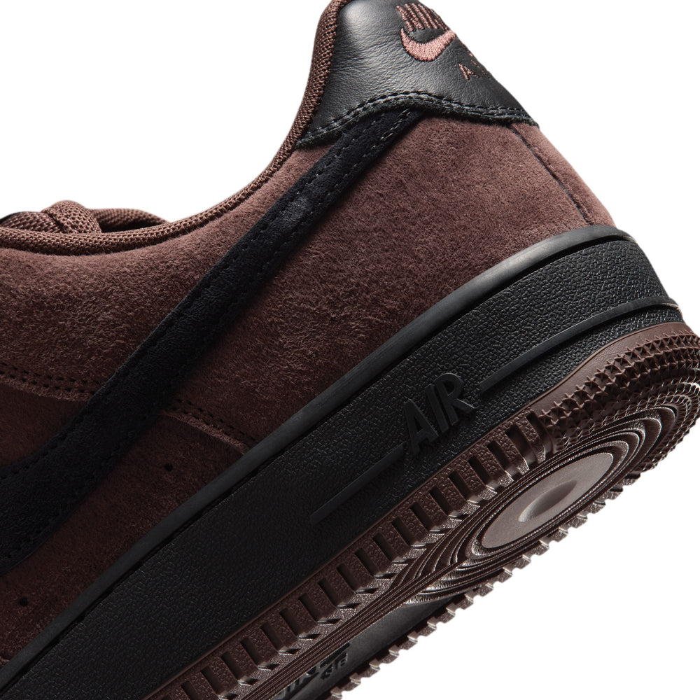 ZAPA NIKE SB AIR FORCE 1 HM8517-201