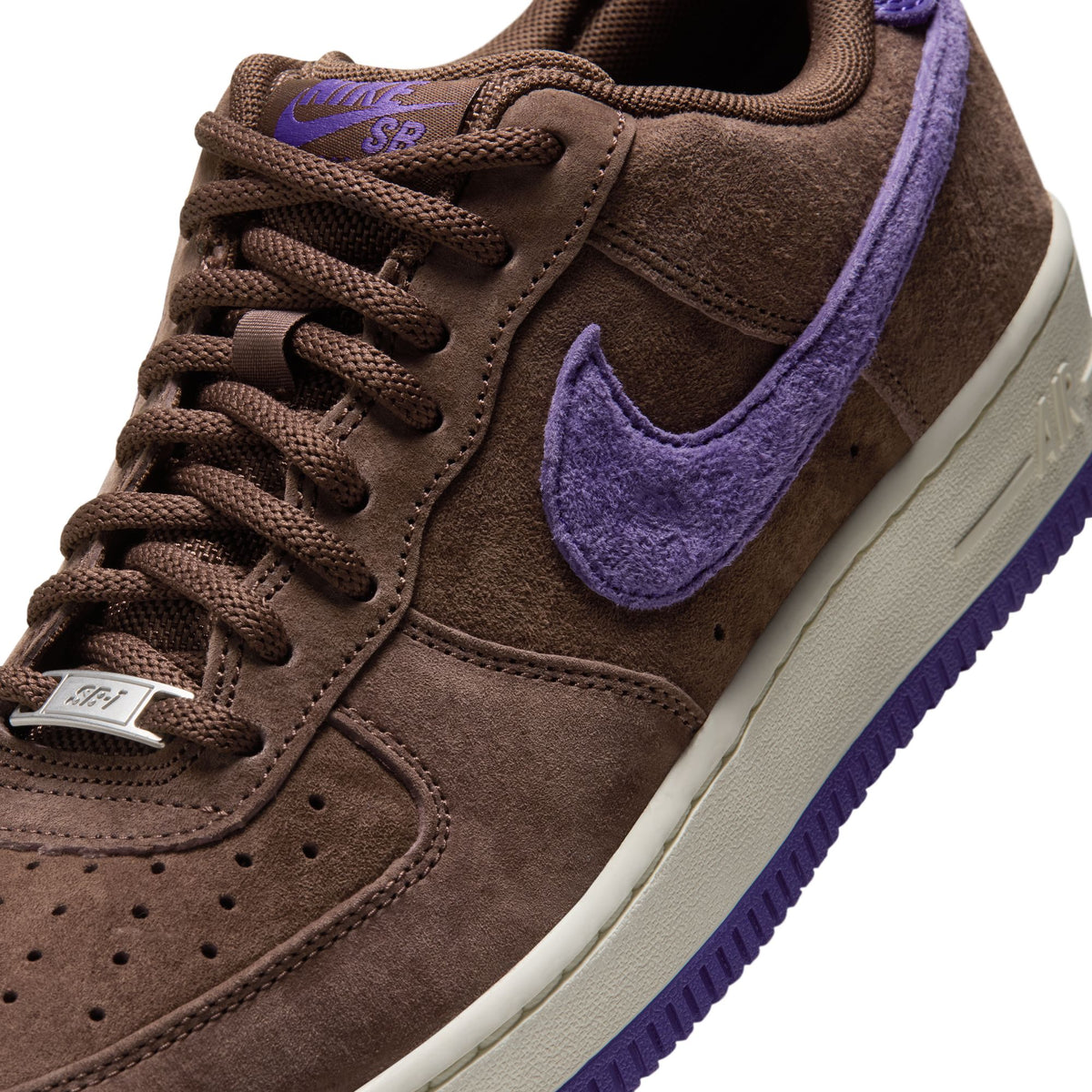 ZAPA NIKE SB AIR FORCE 1 SE IV5289-200