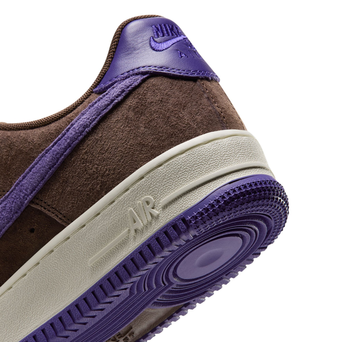ZAPA NIKE SB AIR FORCE 1 SE IV5289-200