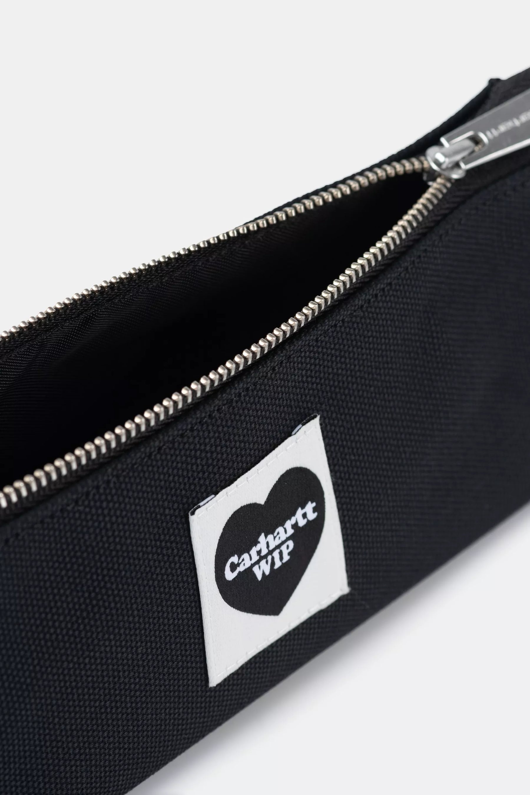 ESTUCHE CARHARTT WIP HEART PENCIL BLACK