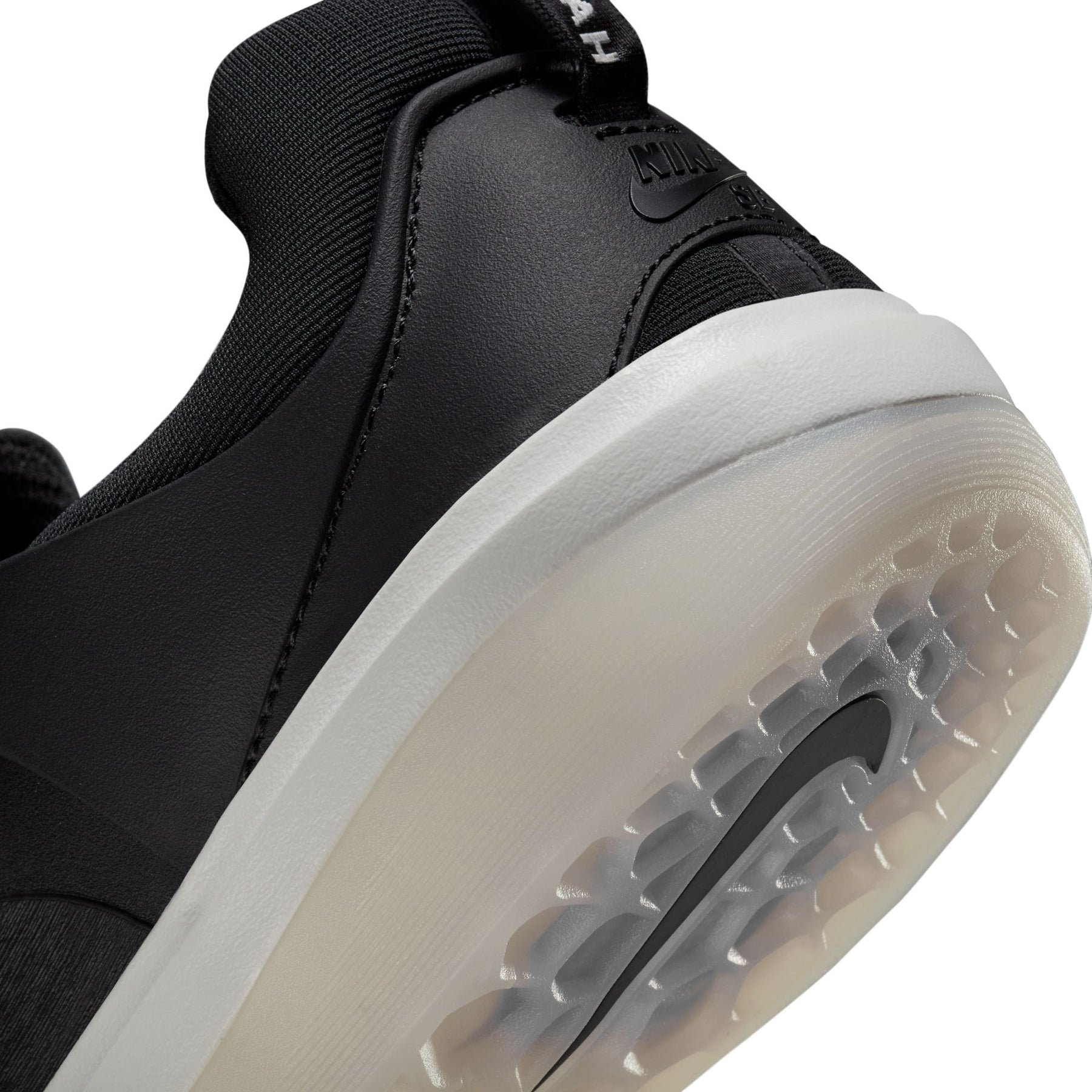ZAPA NIKE SB NYJAH 3 002