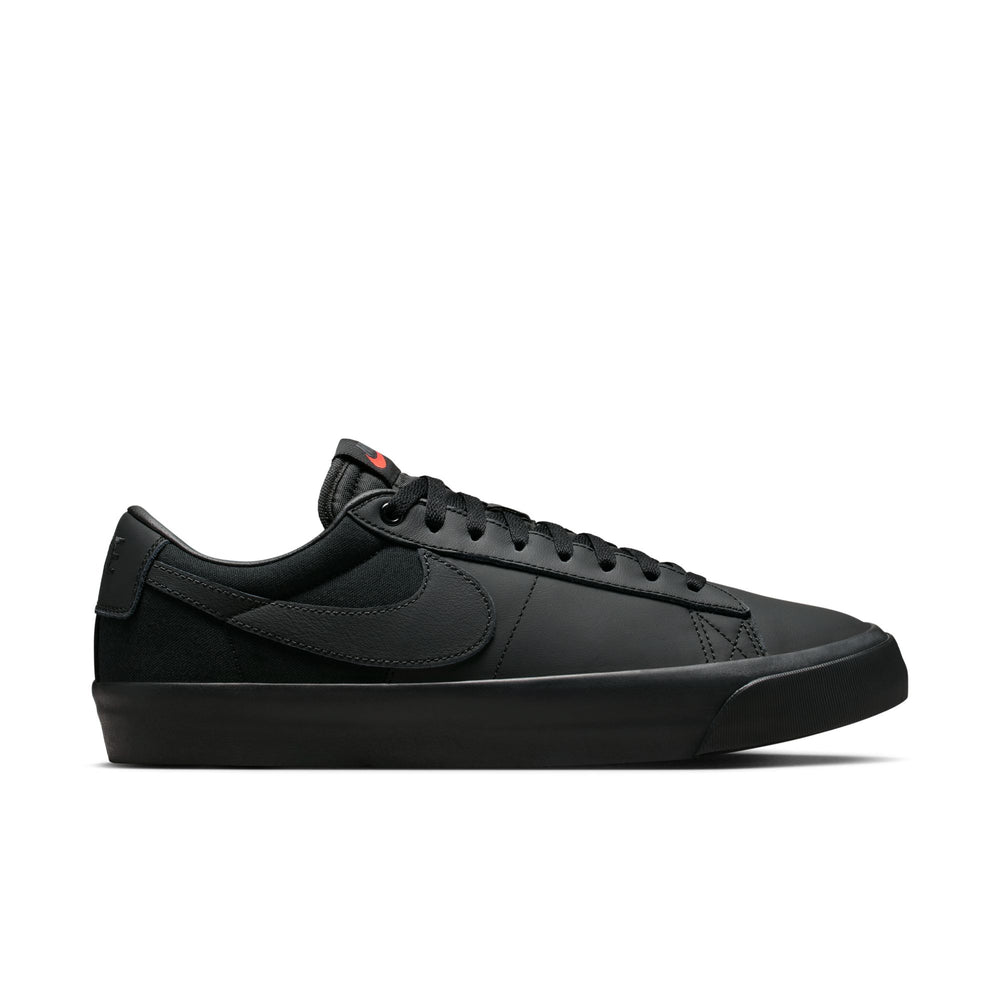 ZAPA NIKE SB BLAZER LOW GT DR9099-001
