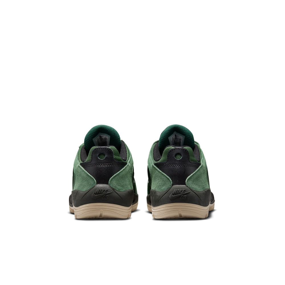 ZAPA NIKE SB VERTEBRAE 300