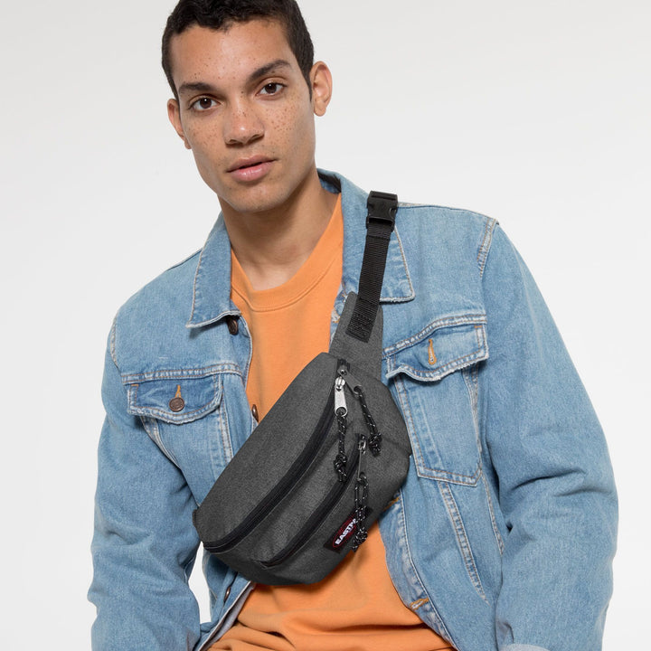 EASTPAK DOGGY BLACK DENIM WAIST BAG