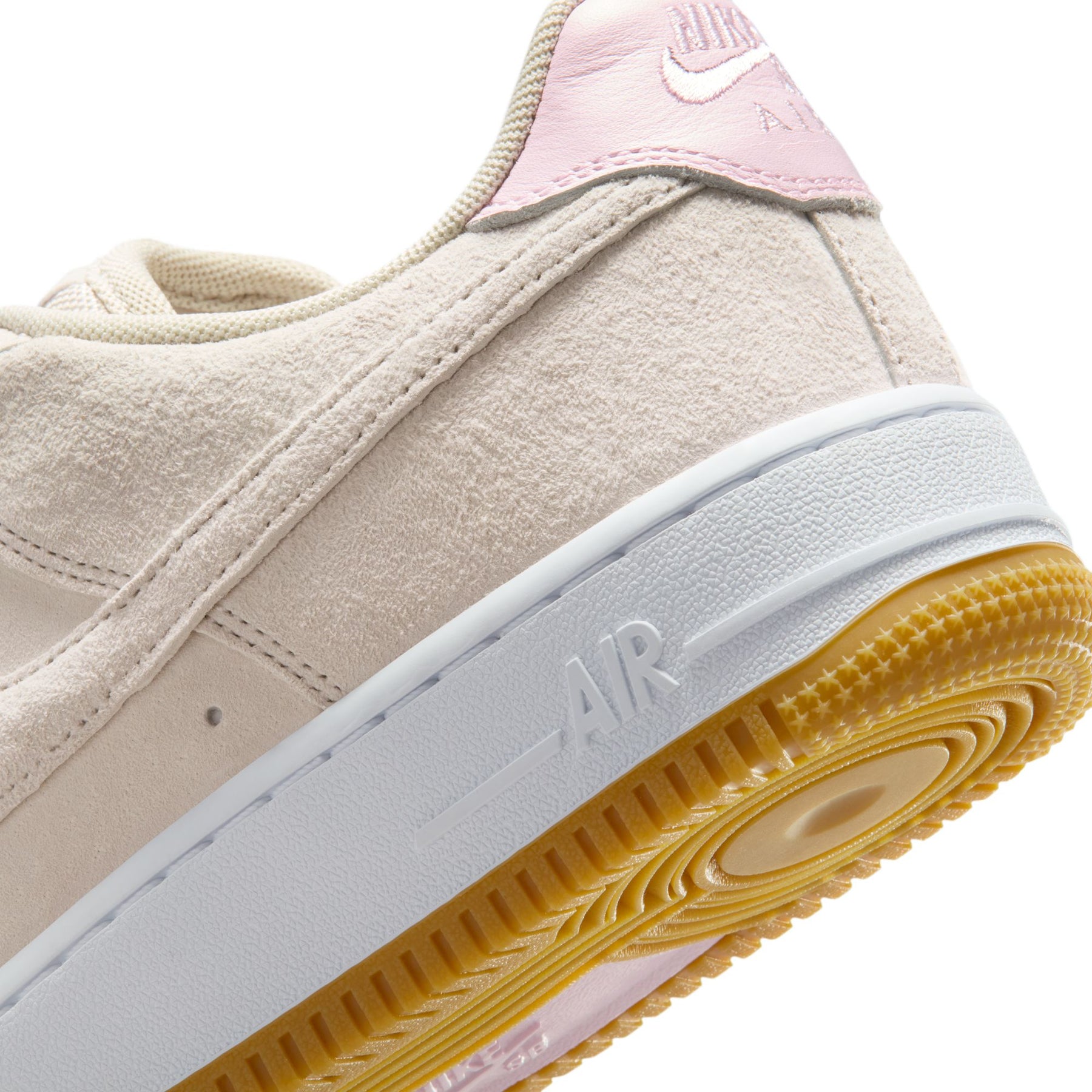 ZAPA NIKE SB AIR FORCE 1 HM8517-100