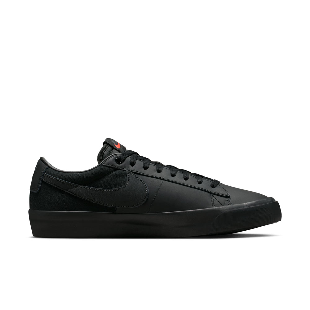 ZAPA NIKE SB BLAZER LOW GT DR9099-001