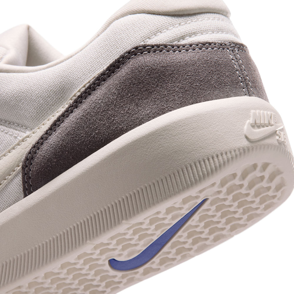 ZAPA NIKE SB FORCE 58 IQ8398-001