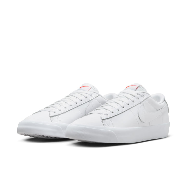 ZAPA NIKE SB BLAZER LOW GT ISO 099-101