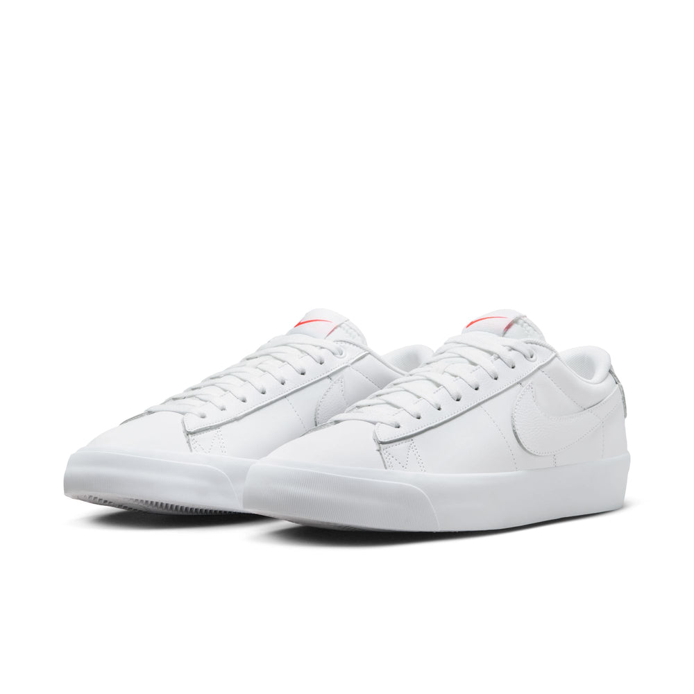 ZAPA NIKE SB BLAZER LOW GT ISO 099-101