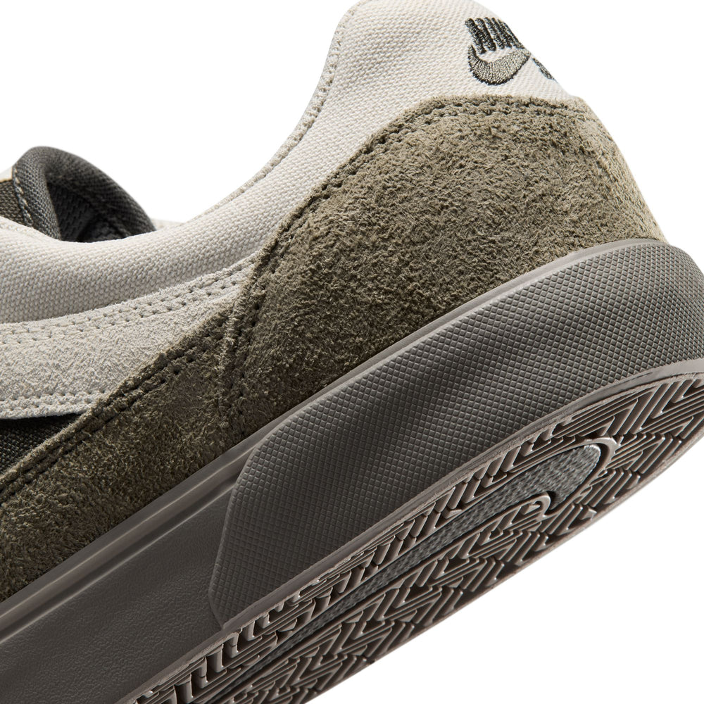 ZAPA NIKE SB MALOR FV6064-013
