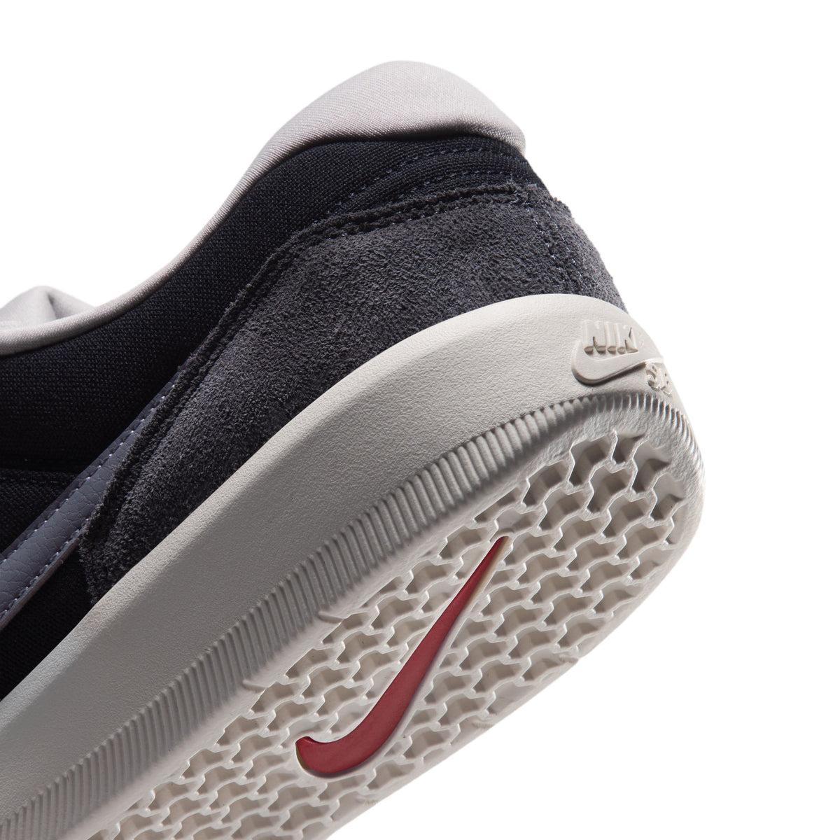 ZAPA NIKE SB FORCE 58 DV5477-013