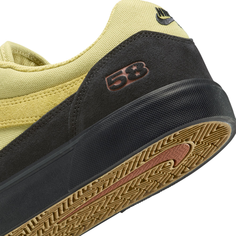 ZAPA NIKE SB MALOR TE HF3066-700