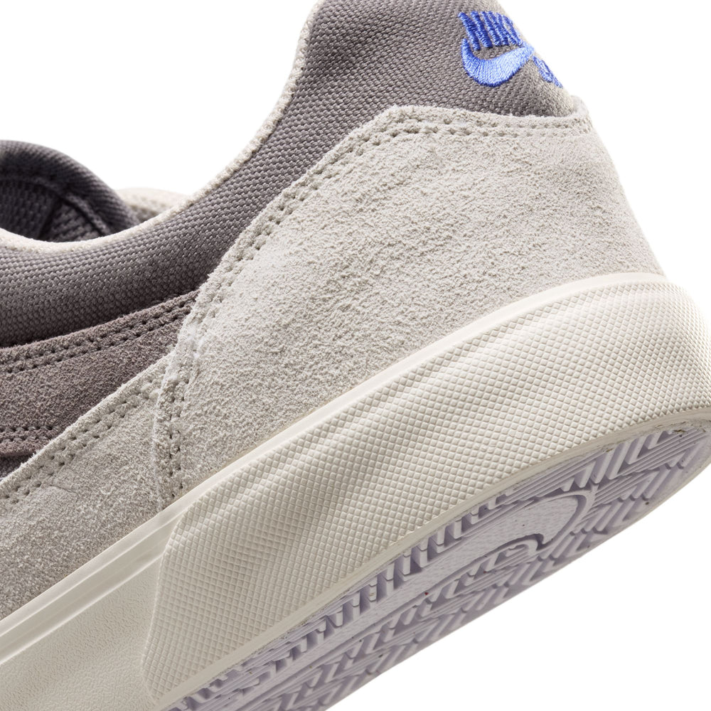 NIKE SB MALOR FV6065-011