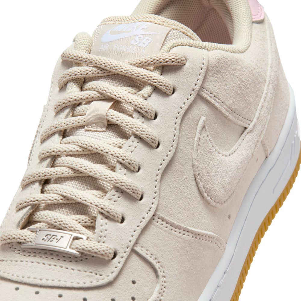 ZAPA NIKE SB AIR FORCE 1 HM8517-100