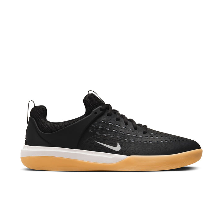 ZAPA NIKE SB NYJAH 3 001